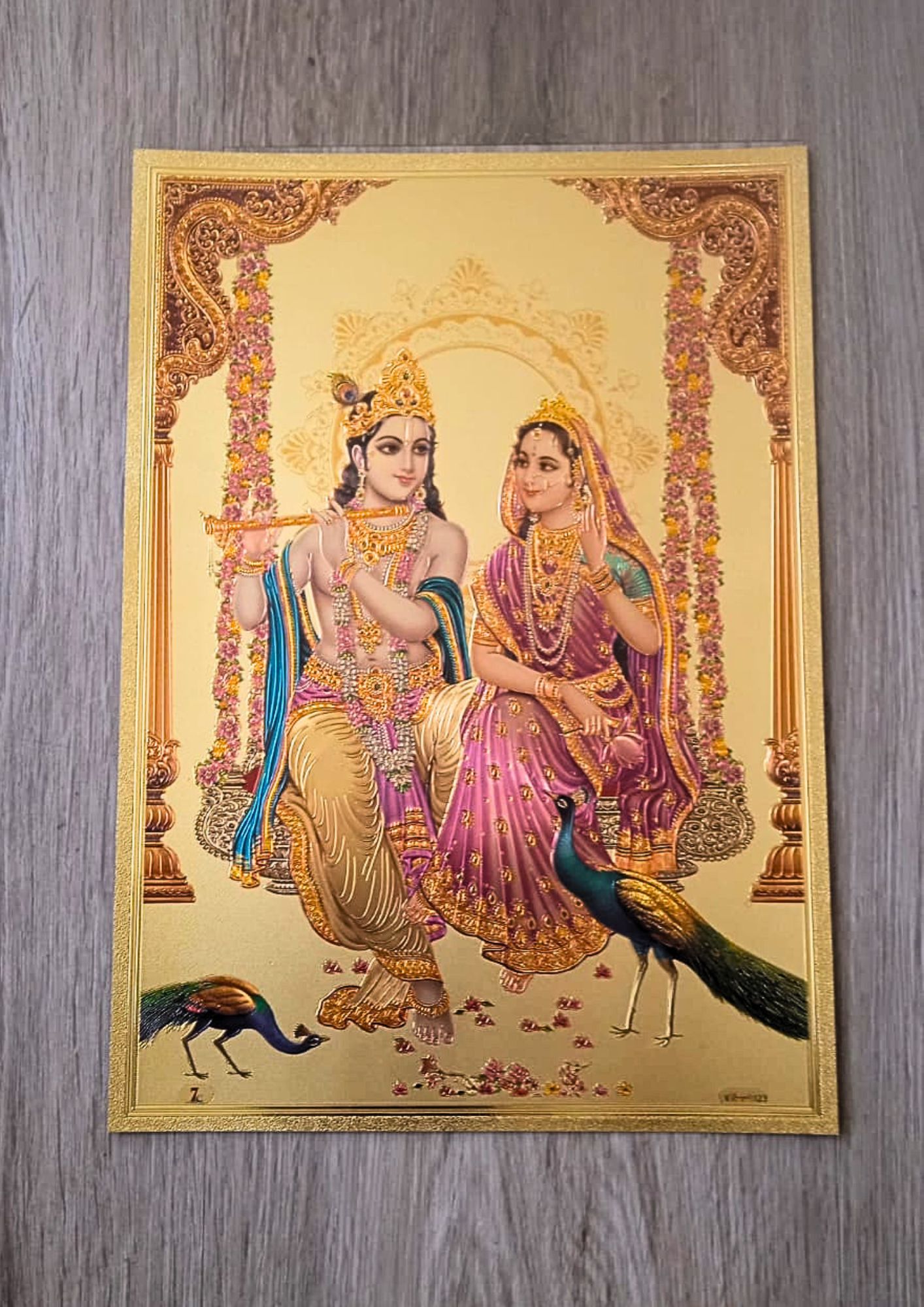 Sri Sri Radha Krishna en el Columpio - Lámina dorada de la India A4 - Imagen 2