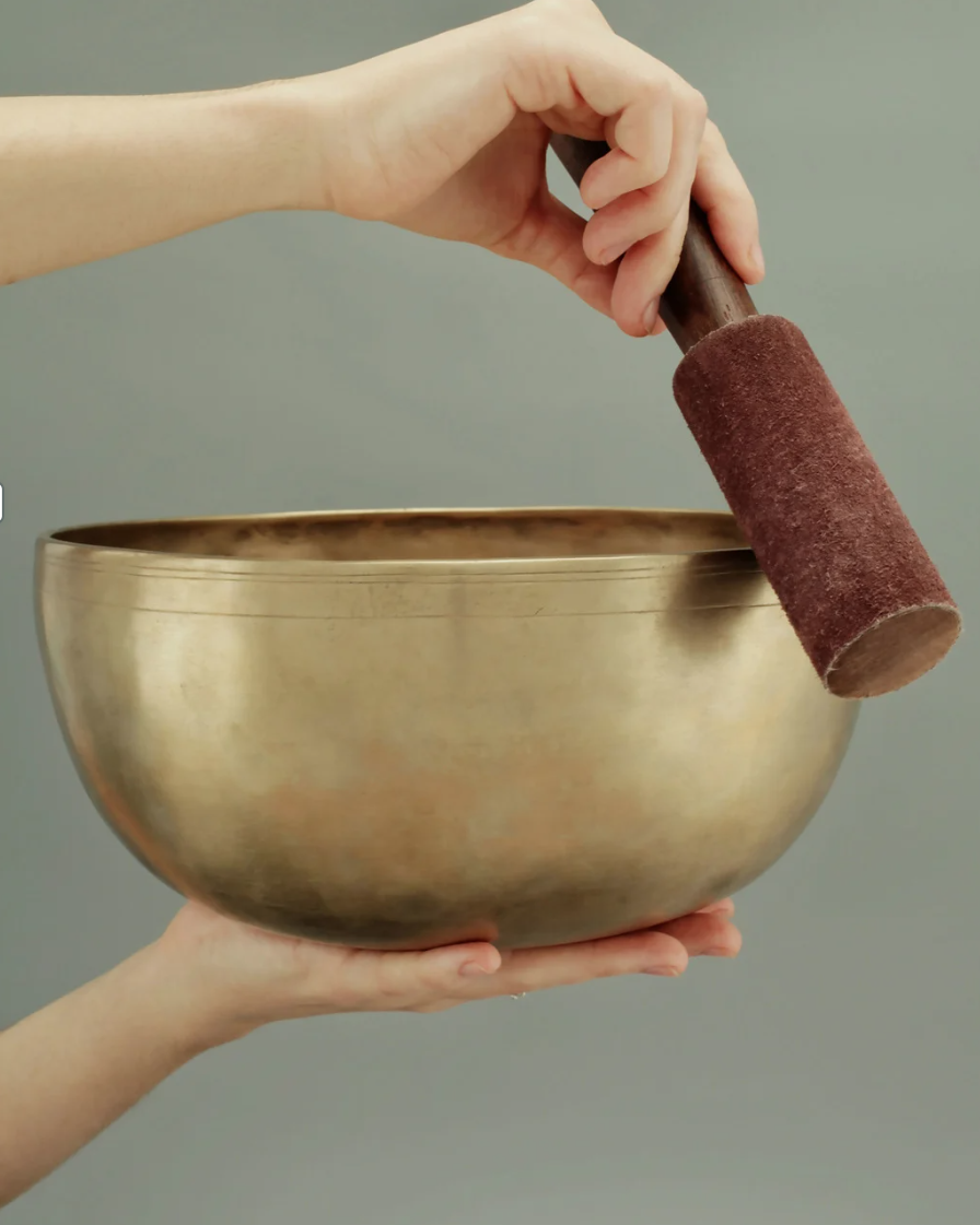 Cuenco tibetano Ashta Dhatu (ocho metales) 30,5 cm con palillo – Sonido ceremonial profundo