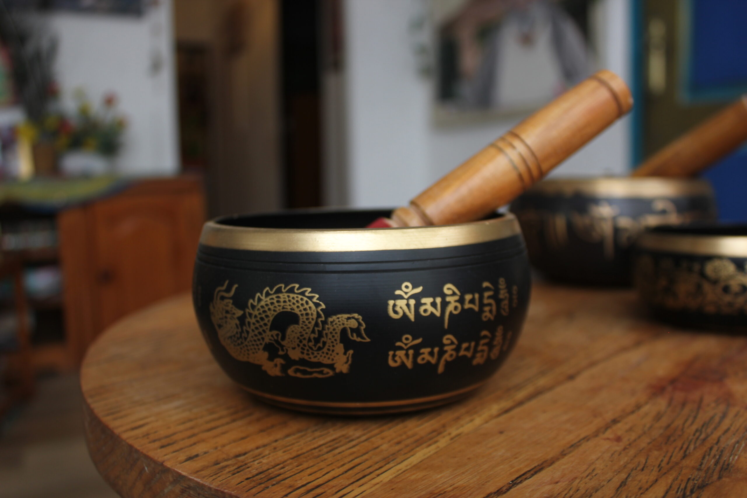 Cuenco tibetano Ashta Dhatu (ocho metales) 11,5 cm con palillo