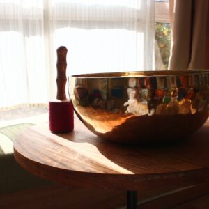 Cuenco tibetano Ashta Dhatu (ocho metales) 30,5 cm con palillo – Sonido ceremonial profundo