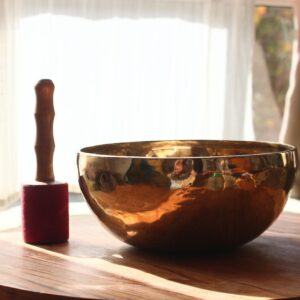 Cuenco tibetano Ashta Dhatu (ocho metales) 25,4 cm con palillo