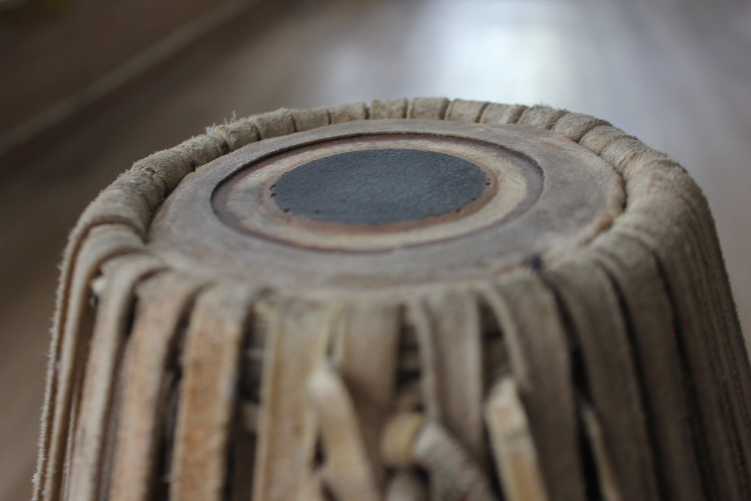 Mridanga tradicional de barro – Hecha a mano en Vrindavan - Imagen 3